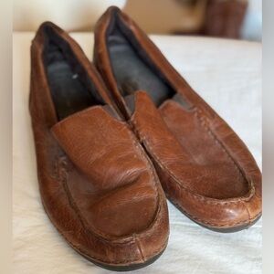 Classic Men's Tan Leather Slip-On Loafers